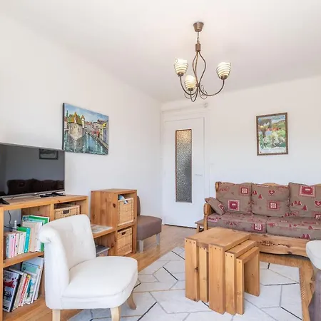 Cozy With Balcony Near Lake And The Beaches Annecy